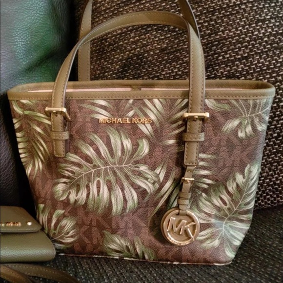 Limited Edition Michael kors Palm leaf purse - Picture 1 of 1